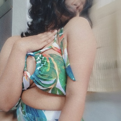 ලංකාවේ කෙල්ලෙක්ගෙ 